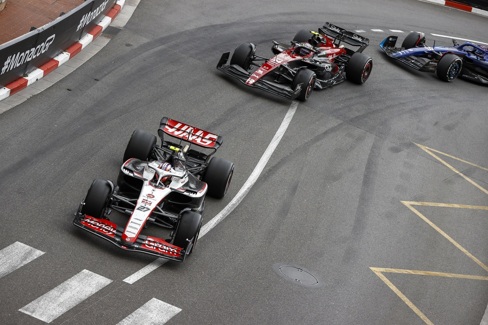 Nico Hülkenberg, Zhou Guanyu, alfa romeo, haas