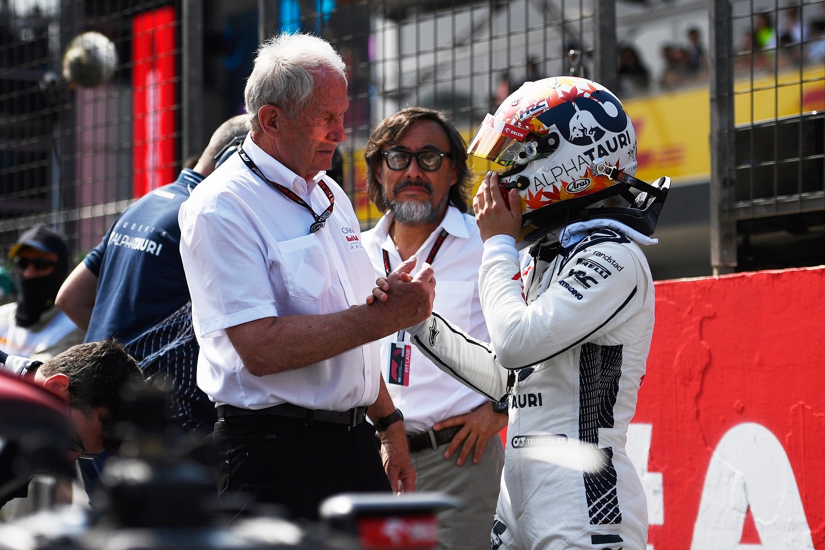 Yuki Tsunoda, Helmut Marko, schumacher