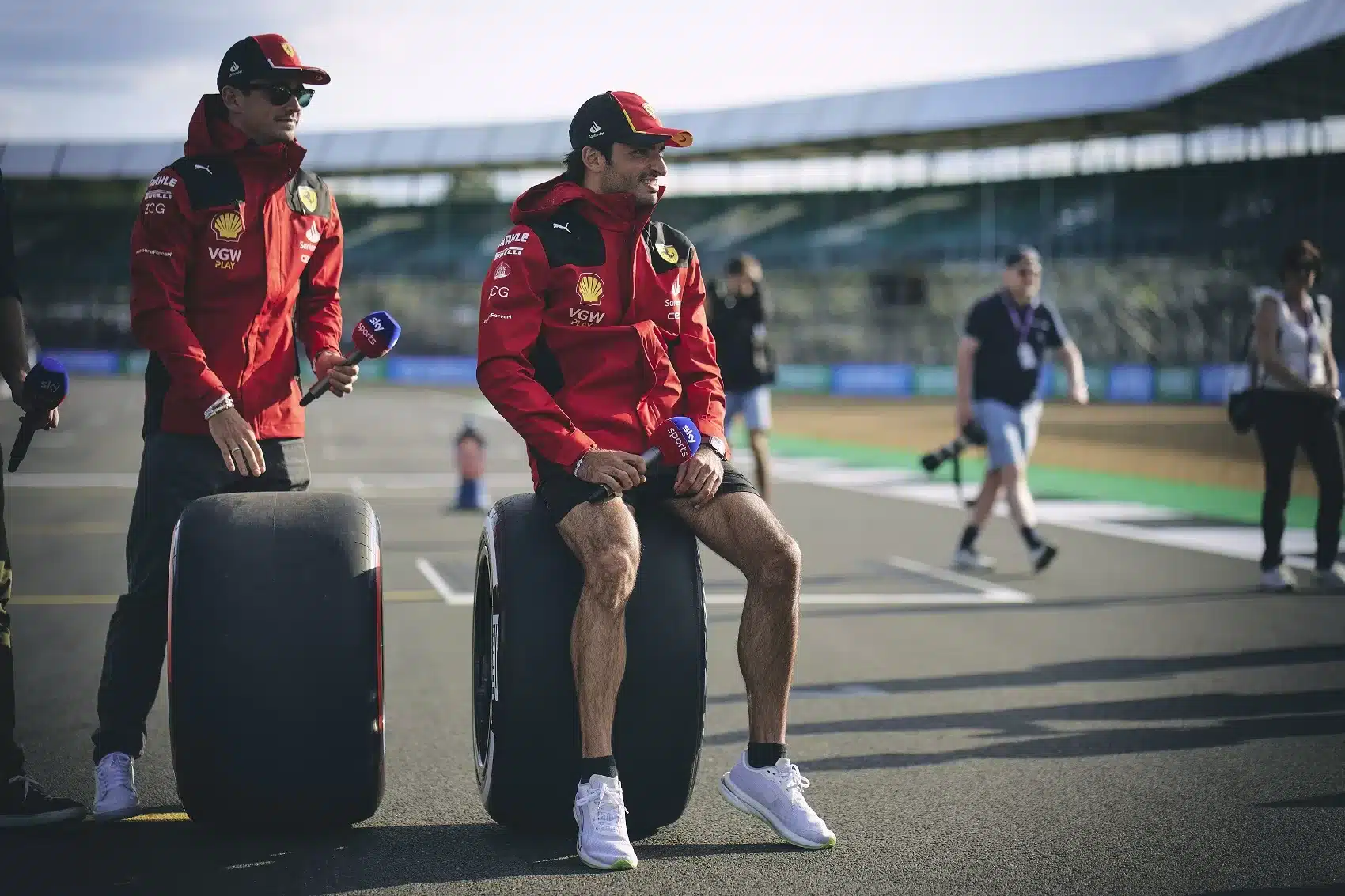 Carlos Sainz, Charles Leclerc, Ferrari