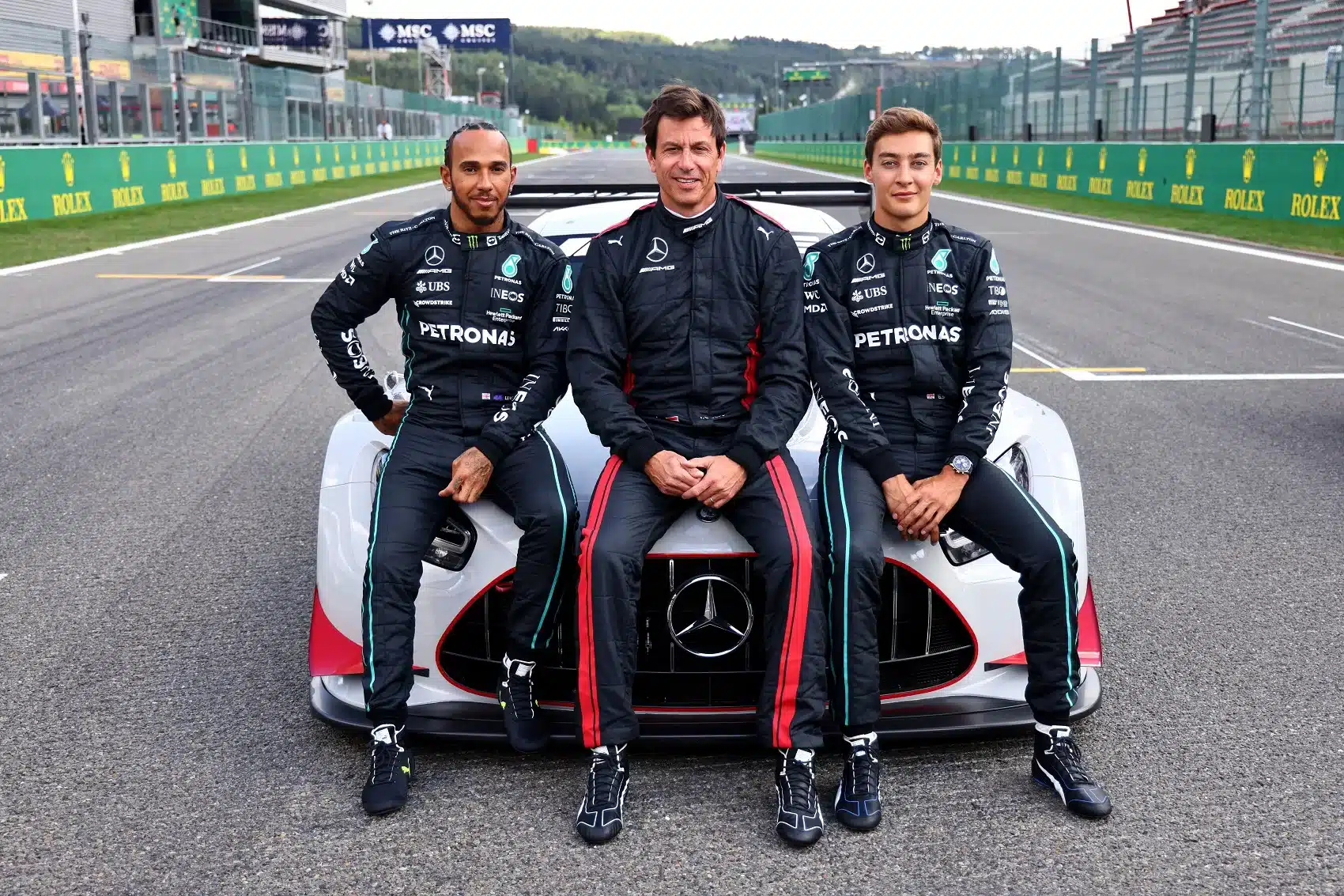 lewis hamilton, toto wolff, george russell, mercedes