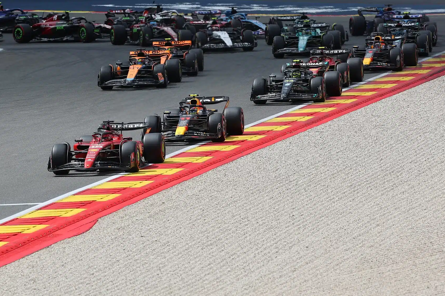 Leclerc, Perez, rajt, start, F1