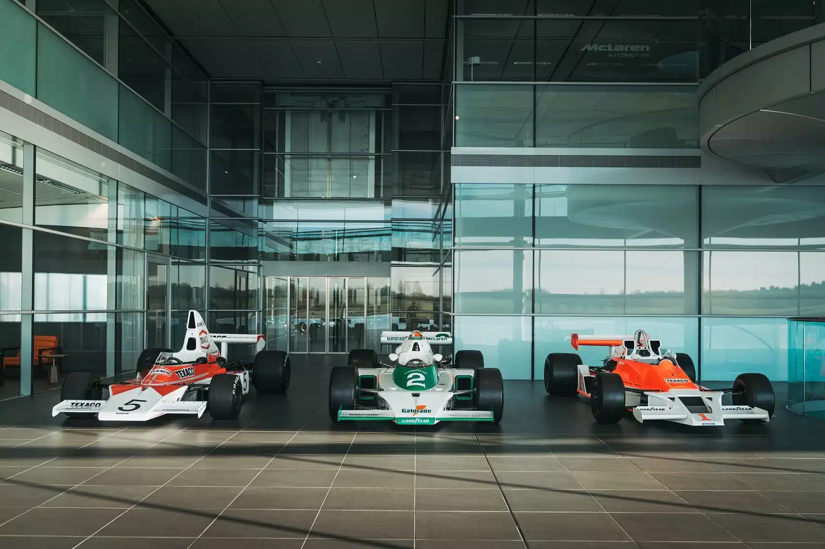 Emerson Fittipaldi, Indycar McLaren M16E, James Hunt