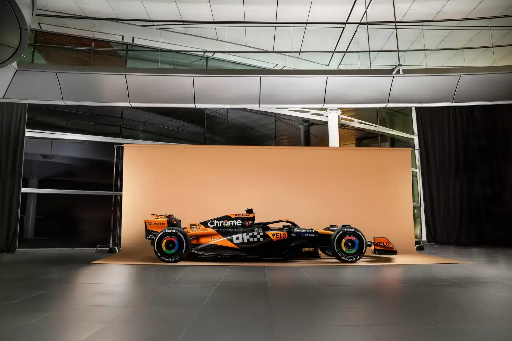 McLaren, MCL38