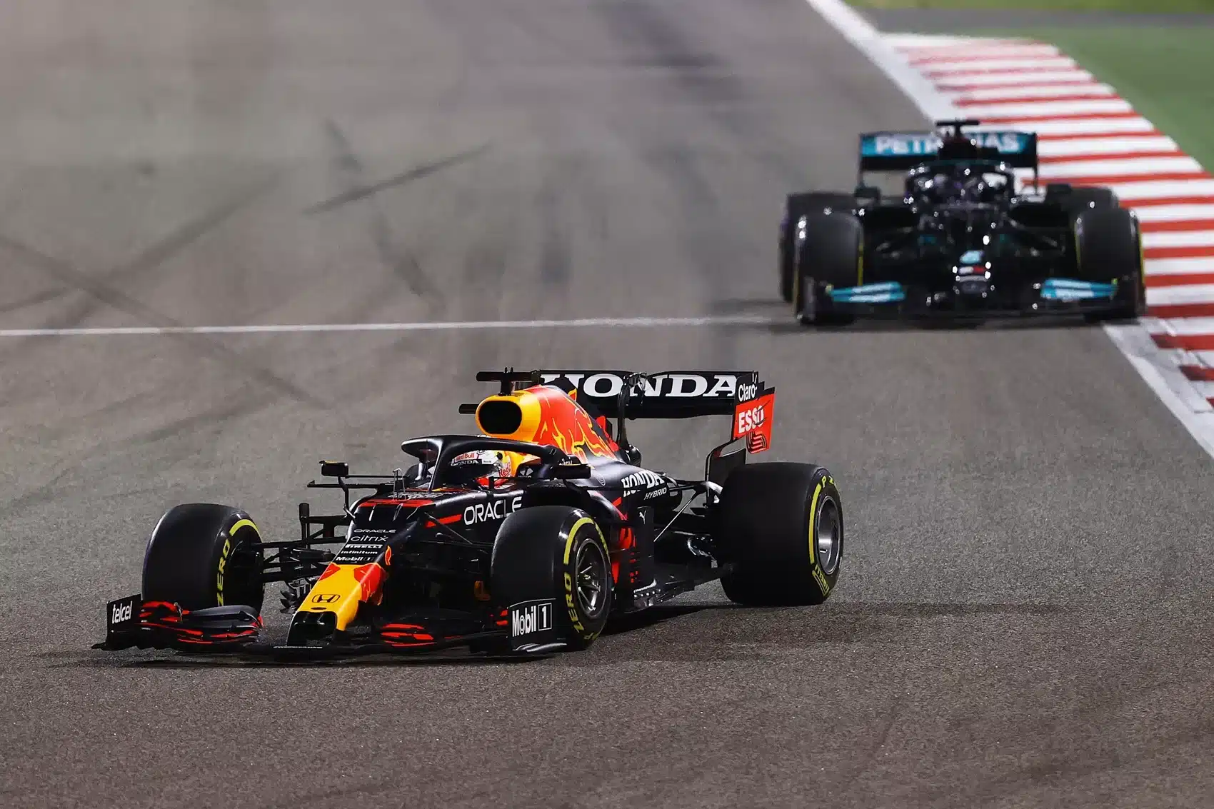 Max Verstappen, Lewis Hamilton Red Bull, Mercedes
