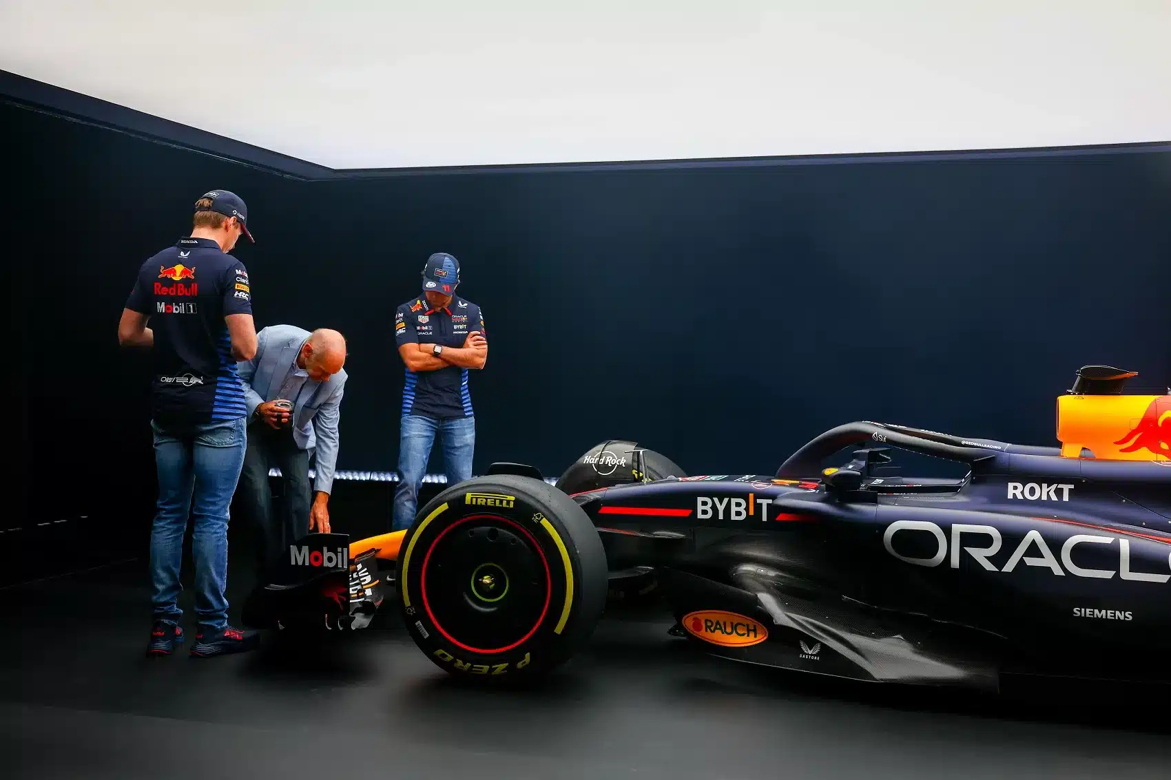 Max Verstappen, Adrian Newey, Sergio Pérez, Red Bull RB20