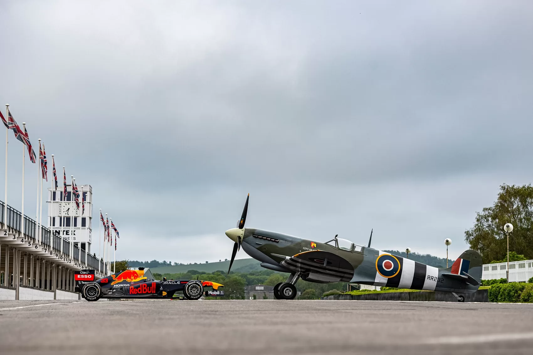 RB7, Spitfire, forma-1