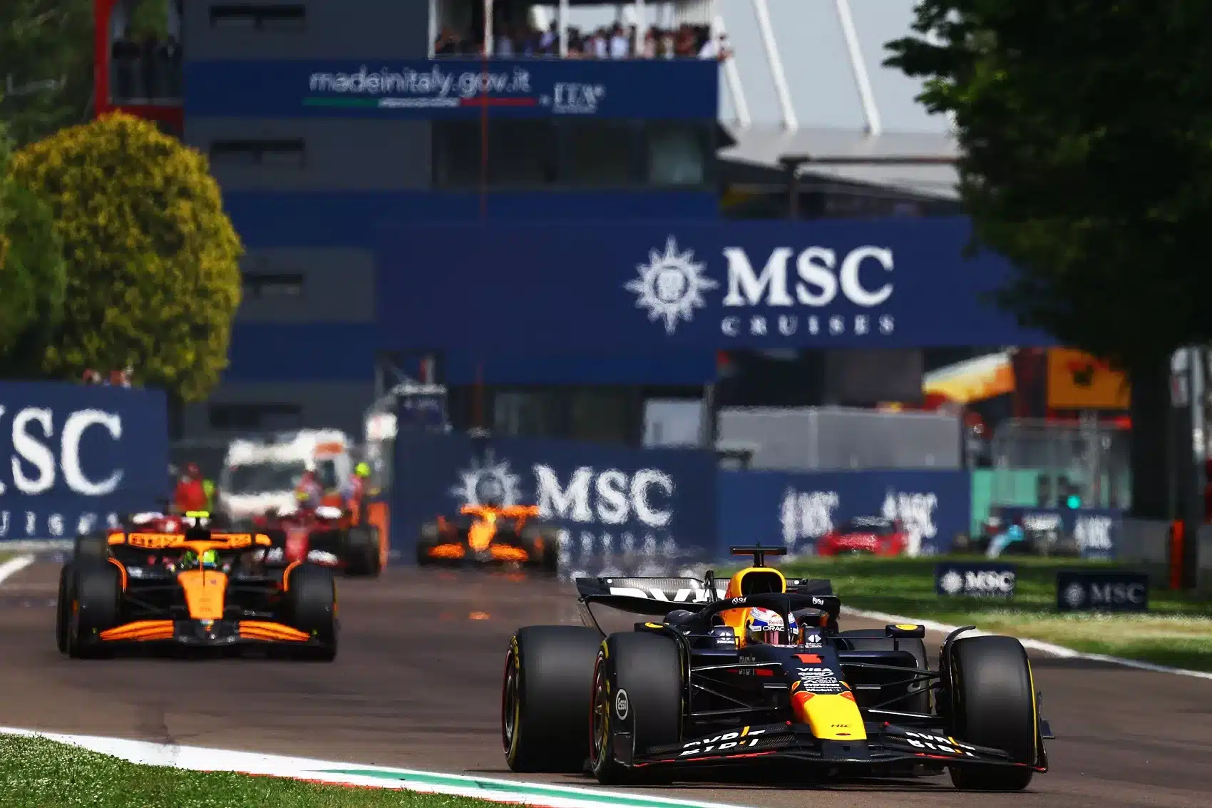 Verstappen, Red BUll, McLaren, Ferrari
