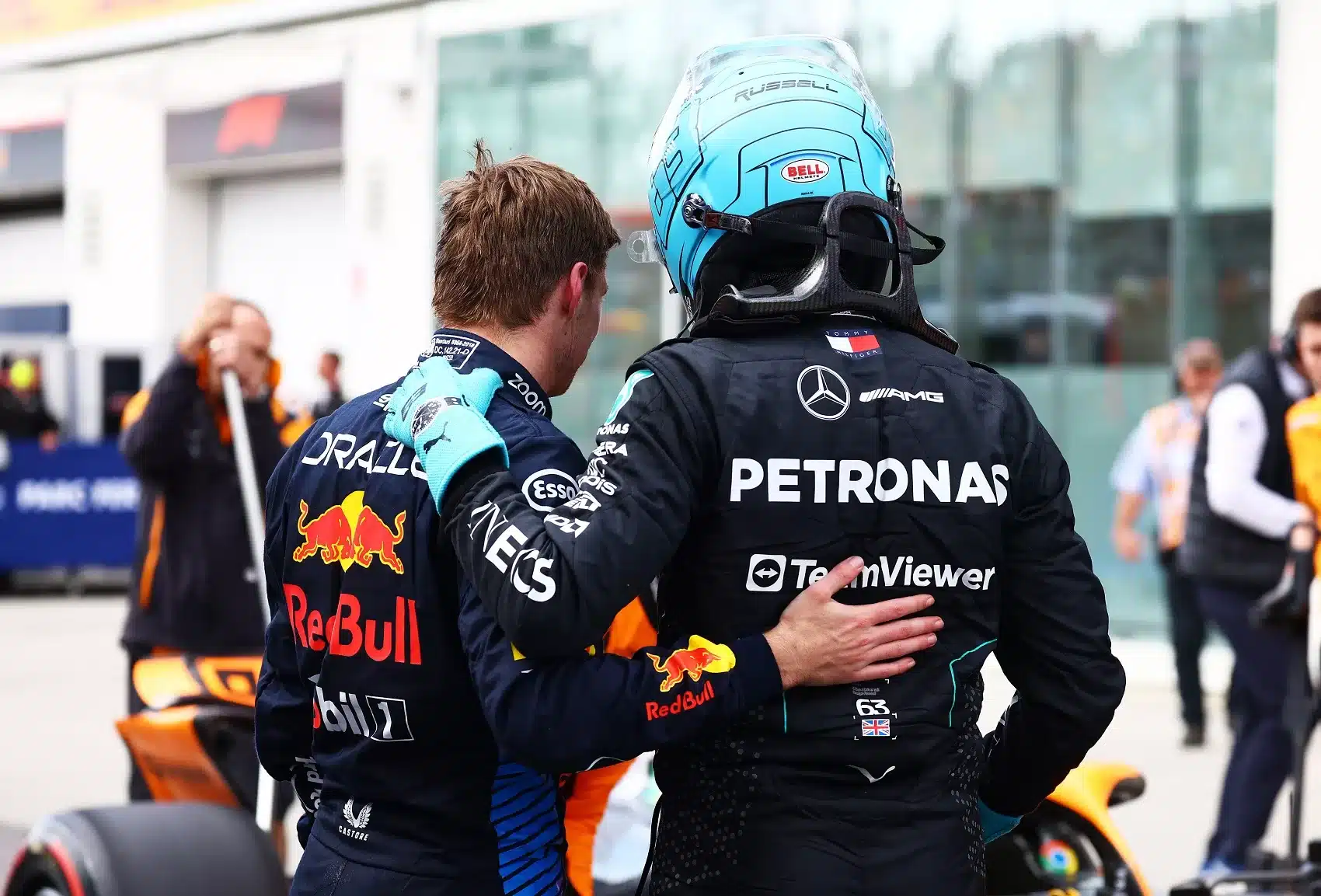 Max Verstappen, George Russell, holtverseny