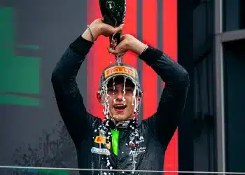 Andrea Kimi Antonelli a Mercedes versenyzője lesz 2025-ben