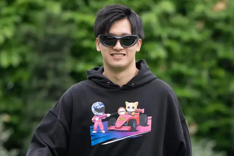 Guanyu Zhou