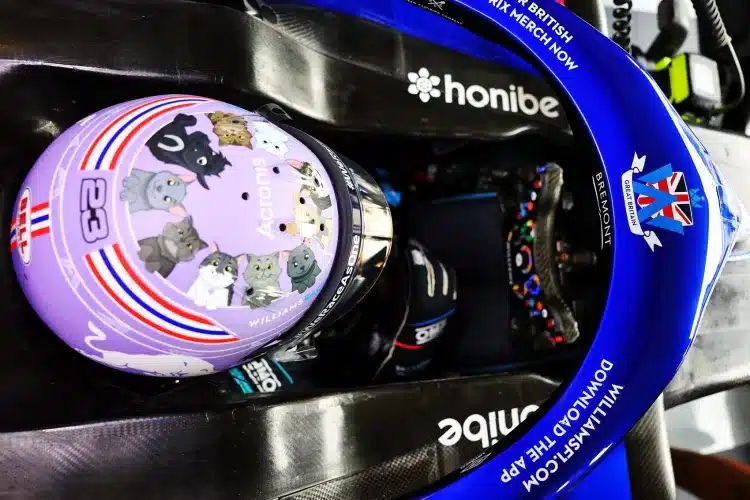 Albon pets, 2022 Silverstone F1