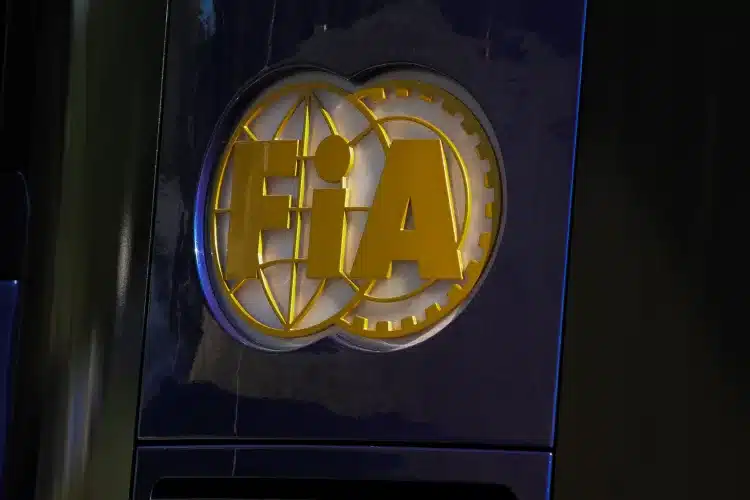 FIA logó, F1