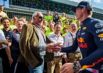 Dietrich Mateschitz és Max Verstappen kezet fognak a Red Bull Ringen