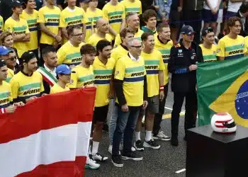 Lance Stroll, Esteban Ocon, Yuki Tsunoda, Pierre Gasly, Carlos Sainz, Stefano Domenicali, Sebastian Vettel, Nico Hülkenberg, Max Verstappen, Guanyu Zhou, George Russell