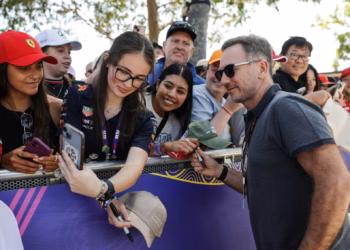 Ausztrál Nagydíj, Christian Horner rajongókkal fotózkodik, F1 fans