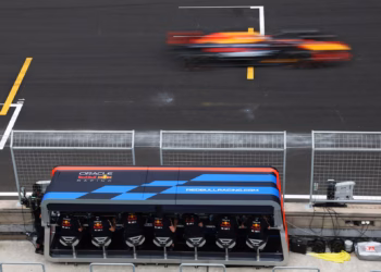 Max Verstappen, Red Bull Racing pitwall