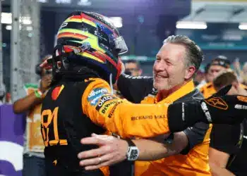 Oscar Piastri, Zak Brown