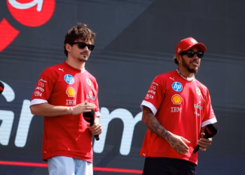 Lewis Hamilton, Charles leclerc meglepődött hamiltonon