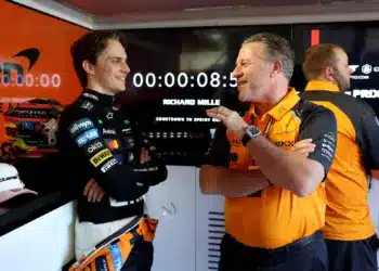 Oscar Piastri, Zak Brown