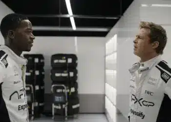 F1: The movie (F1 film) Damson Idris, mint Josh Pearce és Brad Pitt, mint Sonny Hayes