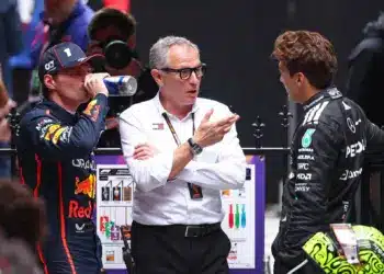 Max Verstappen, George Russell, Red Bull, Mercedes