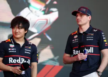 Yuki Tsunoda, Max Verstappen