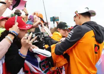 Lando Norris és rajongók, 2025 Brit Nagydíj