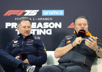 Zak Brown, Christian Horner, mclaren, red bull