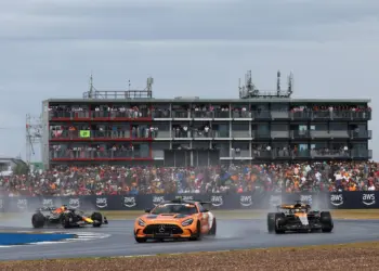 FIA Safety Car, Oscar Piastri, Max Verstappen