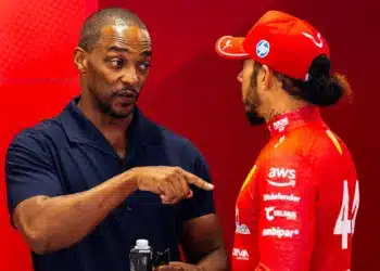 Anthony Mackie Lewis Hamiltonnal beszélget