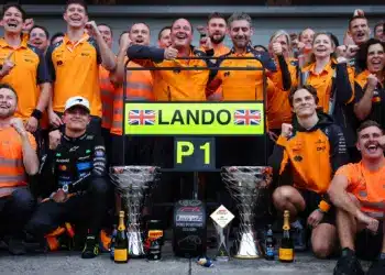 Lando Norris, Mark Norris, Andrea Stella, Oscar Piastri, McLaren
