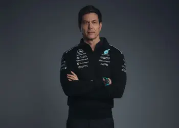 Toto Wolff, a Mercedes csapatfőnöke, 2026 stúdiófotó