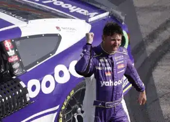 Denny Hamlin megható győzelmet aratott Las Vegasban