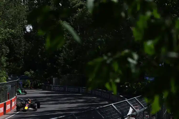 F1 Kanadai Nagydíj 2025 – Az előtérben Yuki Tsunoda (Red Bull Racing)