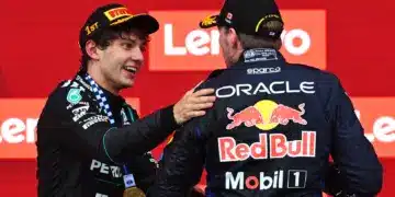 Andrea Kimi Antonelli (Mercedes) és Max Verstappen (Red BUll)